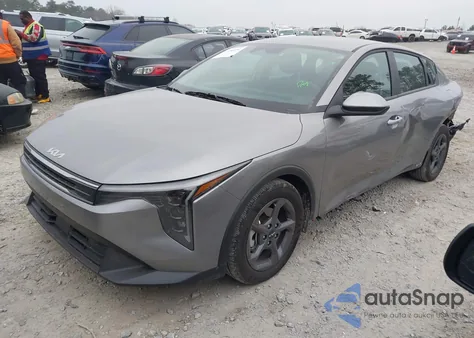 2025 Kia K4 Lxs from USA, damaged, VIN 3KPFT4DE3SE048536